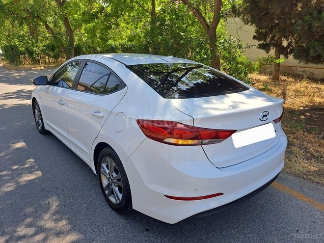 Hyundai Avante 2016, 179,500 km - 1.6 l - Bakı