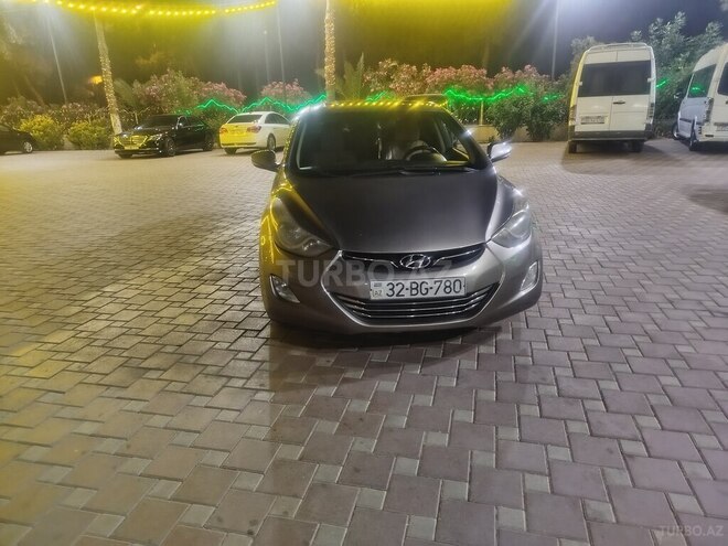 Hyundai Elantra 2012, 236,450 km - 1.8 l - Salyan