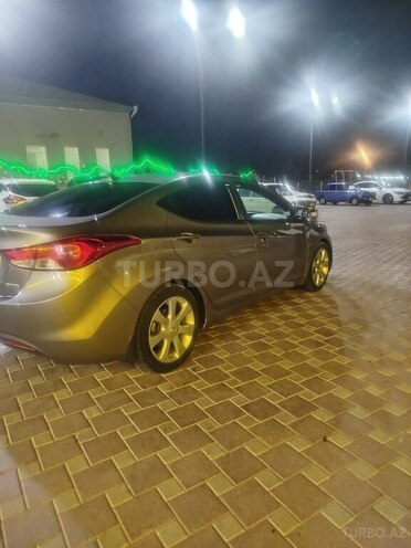 Hyundai Elantra 2012, 236,450 km - 1.8 l - Salyan