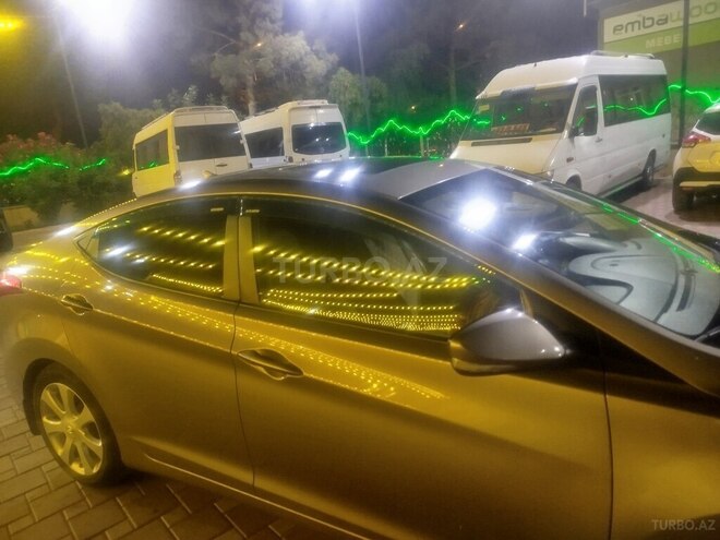 Hyundai Elantra 2012, 236,450 km - 1.8 l - Salyan