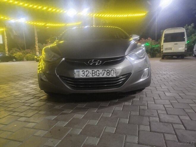 Hyundai Elantra 2012, 236,450 km - 1.8 l - Salyan