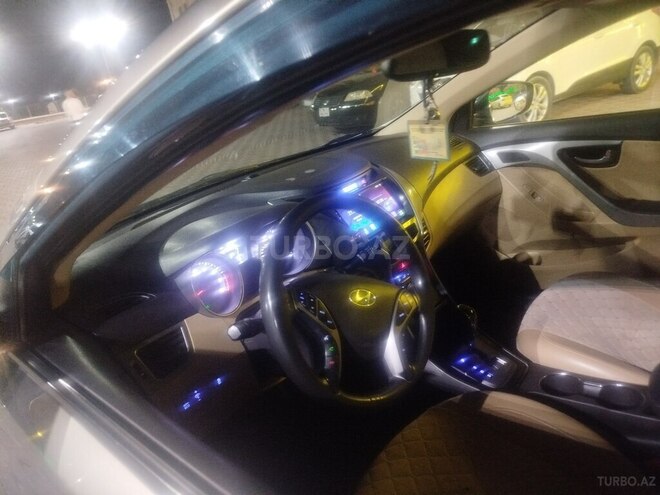 Hyundai Elantra 2012, 236,450 km - 1.8 l - Salyan