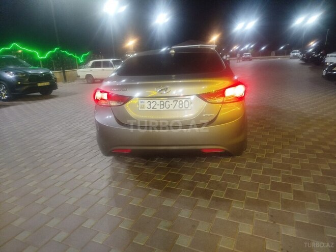 Hyundai Elantra 2012, 236,450 km - 1.8 l - Salyan