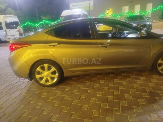 Hyundai Elantra 2012, 236,450 km - 1.8 l - Salyan