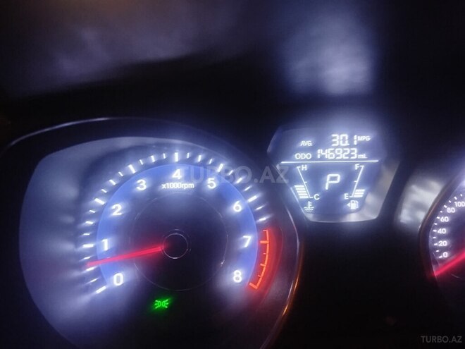 Hyundai Elantra 2012, 236,450 km - 1.8 l - Salyan