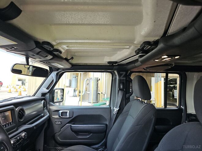 Jeep Wrangler-11