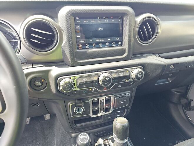 Jeep Wrangler-10