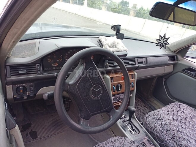 Mercedes E 220 1986, 300,000 km - 2.2 l - Qəbələ