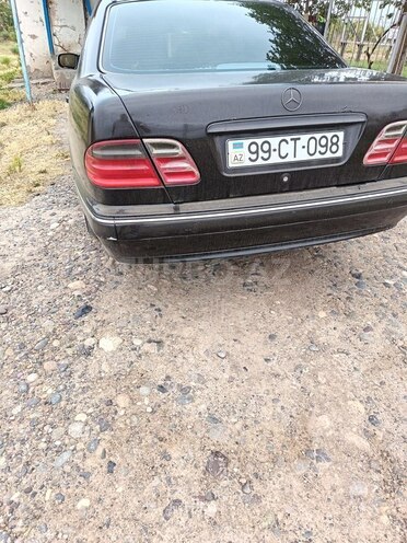 Mercedes E 240 2000, 250,000 km - 2.6 l - İmişli