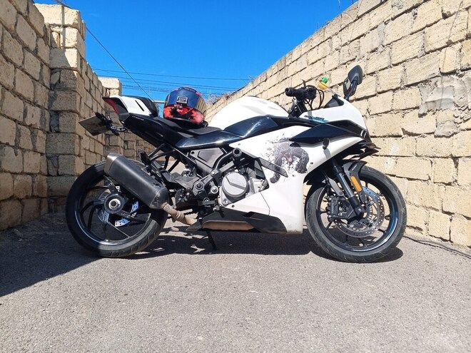 CFMOTO 300 SR-S-7