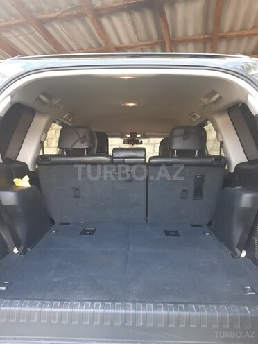 Toyota Land Cruiser Prado-5