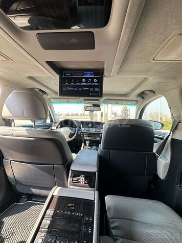 Lexus LS 600h-9