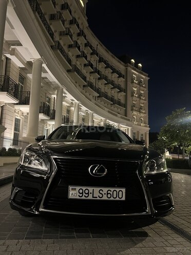Lexus LS 600h-1