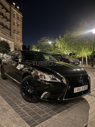 Lexus LS 600h-4