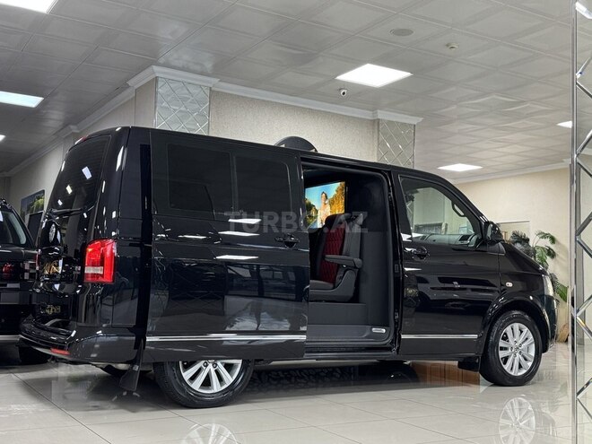 Volkswagen Multivan-9