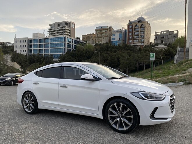 Hyundai Avante 2016, 200,000 km - 1.6 л - Bakı