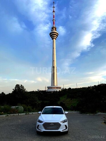 Hyundai Avante 2016, 200,000 km - 1.6 л - Bakı