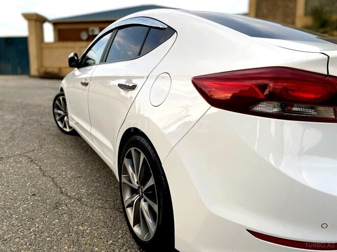 Hyundai Avante 2016, 200,000 km - 1.6 л - Bakı
