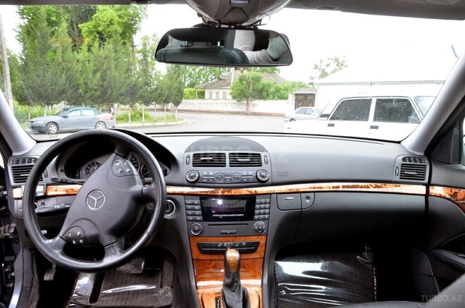Mercedes E 220 d 2006, 355,000 km - 2.2 l - Bakı