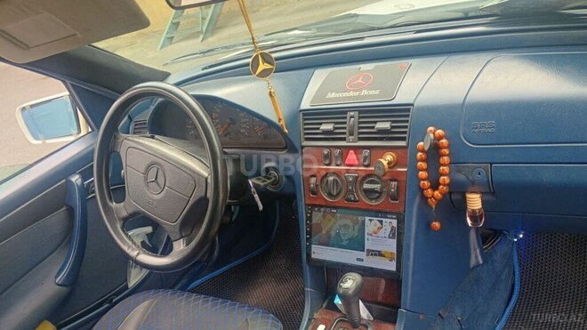 Mercedes C 240 1998, 300,000 km - 2.5 л - Bakı