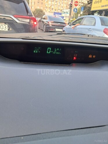 Toyota Prius-10