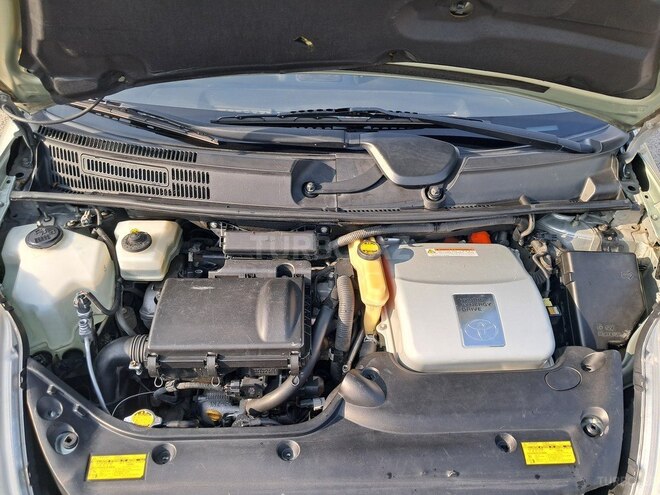 Toyota Prius-9
