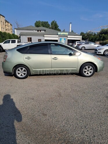 Toyota Prius-4