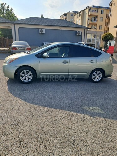 Toyota Prius-5