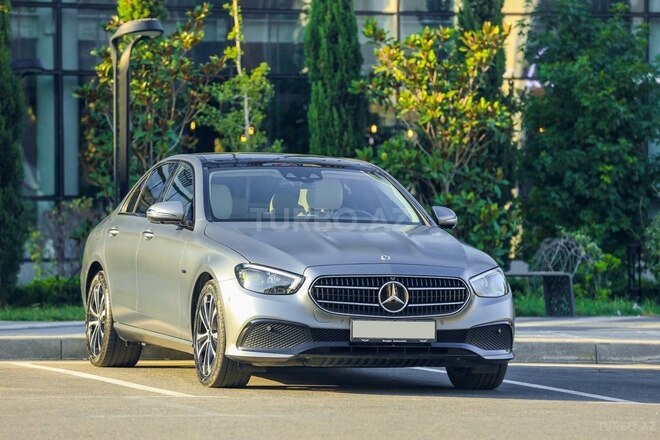 Mercedes E 300 de-1