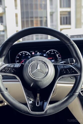 Mercedes E 300 de-3
