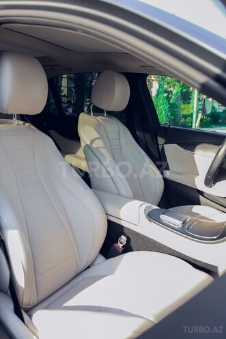 Mercedes E 300 de-8