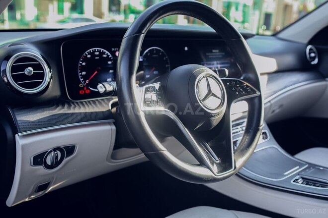 Mercedes E 300 de-7
