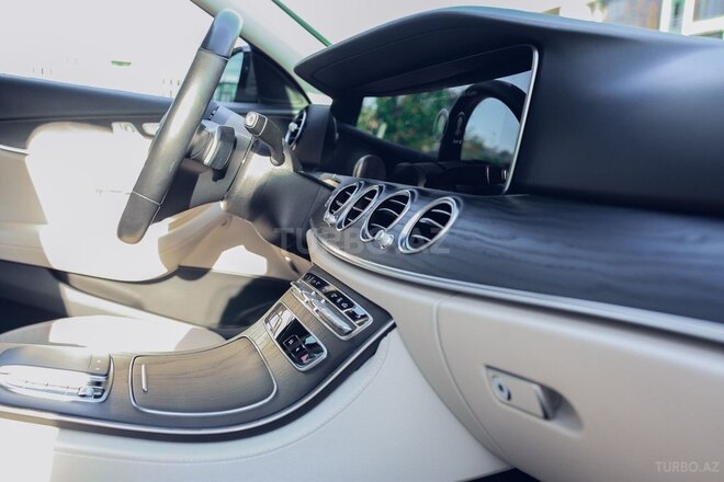 Mercedes E 300 de-9