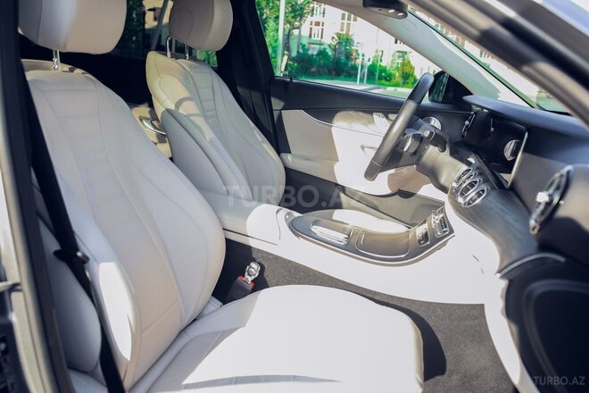 Mercedes E 300 de-16