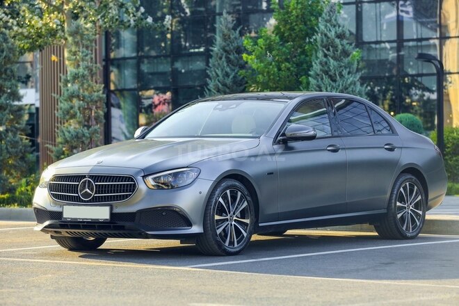 Mercedes E 300 de-15