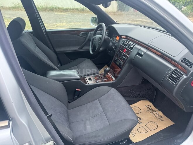 Mercedes E 220 d 2001, 375,000 km - 2.2 l - Masallı
