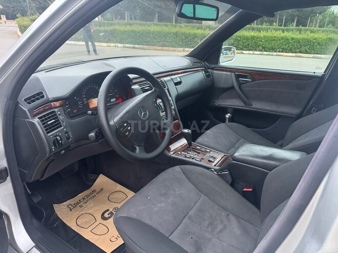 Mercedes E 220 d 2001, 375,000 km - 2.2 l - Masallı