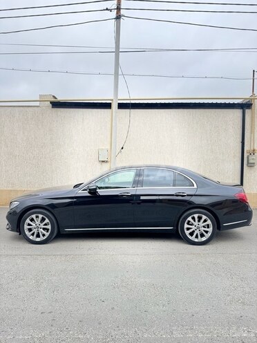 Mercedes E 220 d 4MATIC 2017, 195,000 km - 2.0 л - Bakı