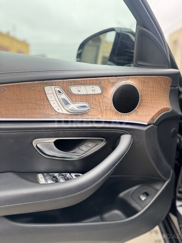 Mercedes E 220 d 4MATIC 2017, 195,000 km - 2.0 л - Bakı