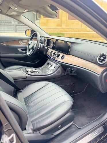 Mercedes E 220 d 4MATIC 2017, 195,000 km - 2.0 л - Bakı