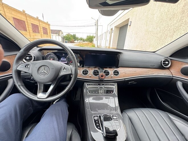 Mercedes E 220 d 4MATIC 2017, 195,000 km - 2.0 л - Bakı