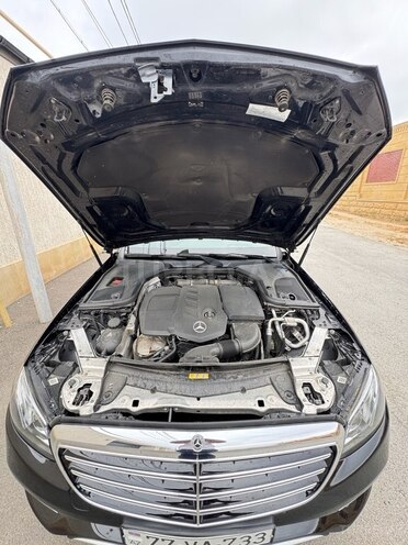 Mercedes E 220 d 4MATIC 2017, 195,000 km - 2.0 л - Bakı