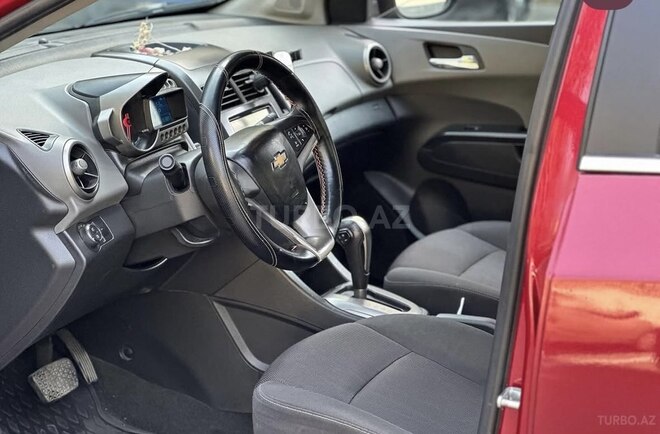 Chevrolet Aveo-10