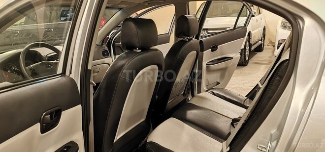 Hyundai Accent-20