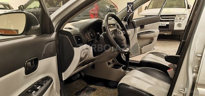 Hyundai Accent-18