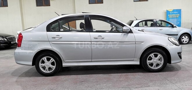 Hyundai Accent-3
