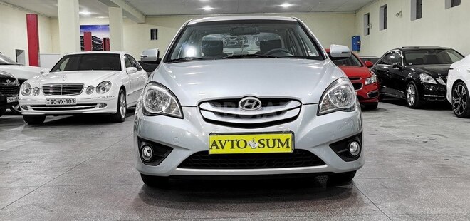 Hyundai Accent-1