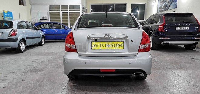 Hyundai Accent-5
