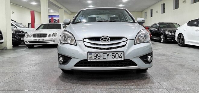 Hyundai Accent-12