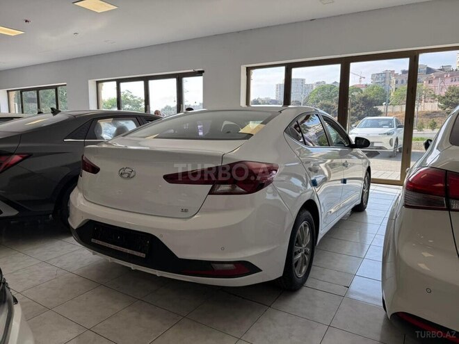 Hyundai Elantra 2018, 127,500 km - 1.6 l - Bakı